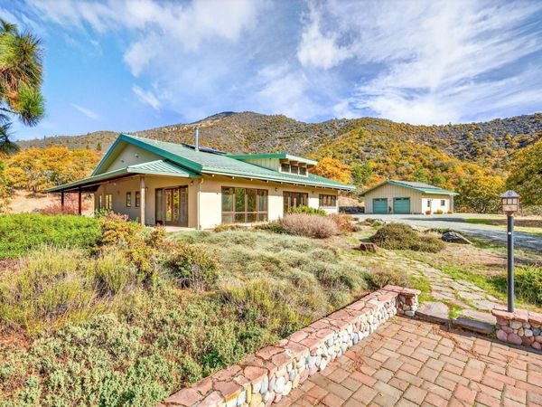 17252 N Applegate Road, Grants Pass, OR 97527