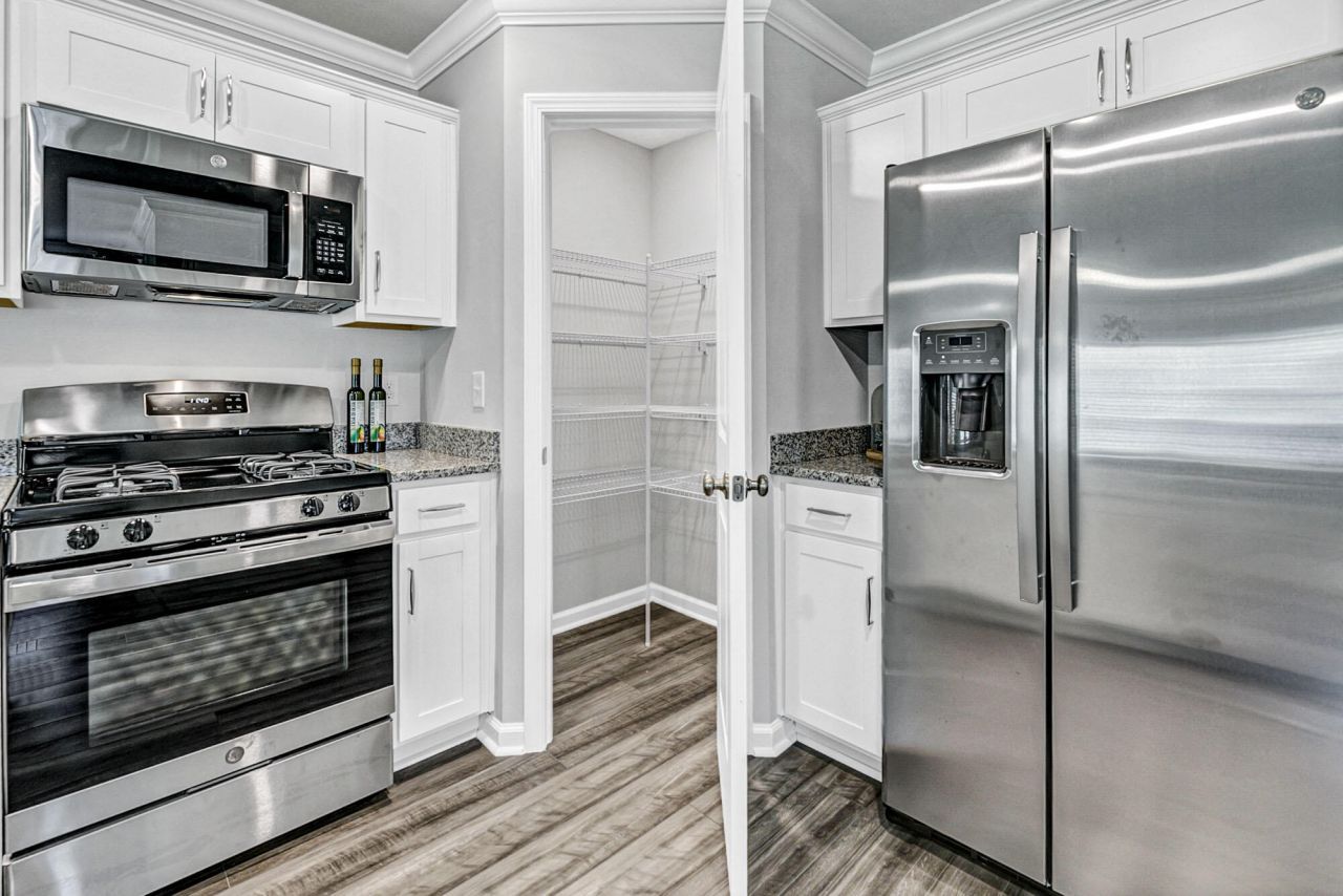 1617 Central Creek Drive Photo 12