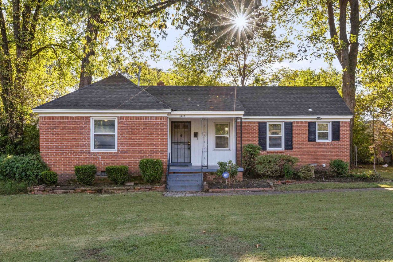 1110 Robin Hood Ln, Memphis, TN 38111 Main Photo