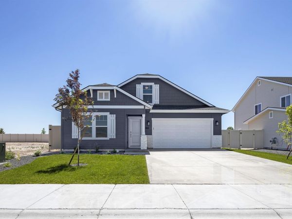 1587 SW Silverstone Ave, Mountain Home, ID 83647