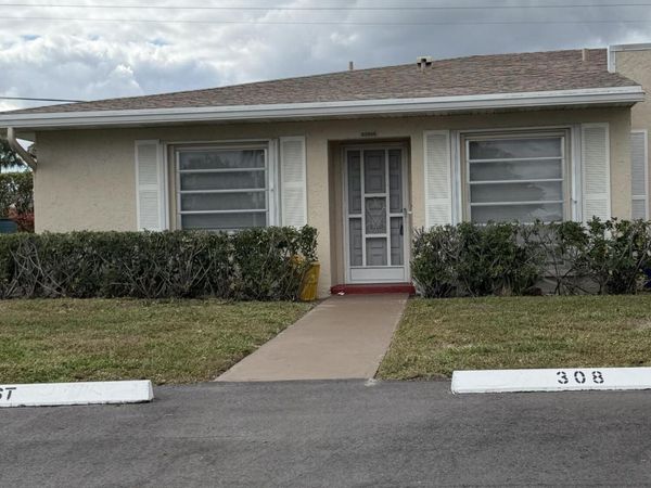 20866 Vinesta Circle, Boca Raton, FL 33433