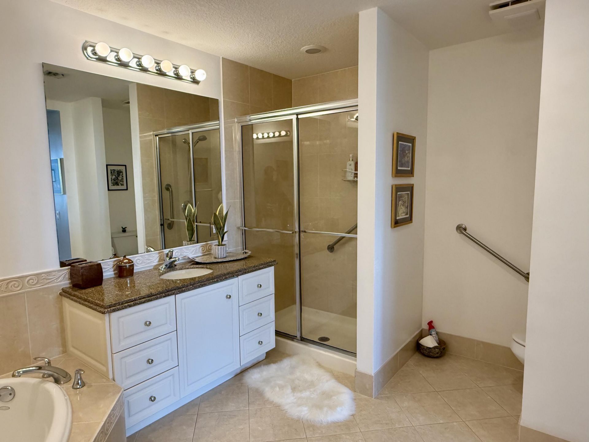 33 Harbour Isle Drive W, Unit 304, Fort Pierce, FL 34949 Photo