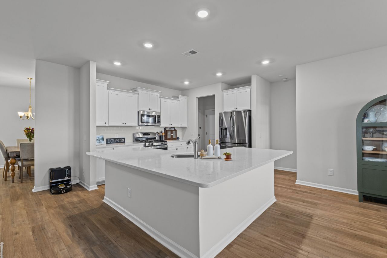 202 Honey Horn Drive Photo 10