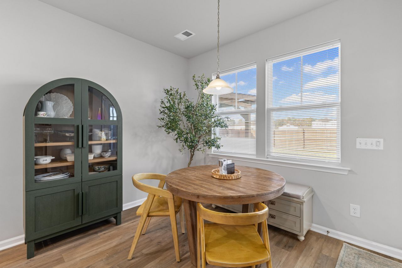 202 Honey Horn Drive Photo 13