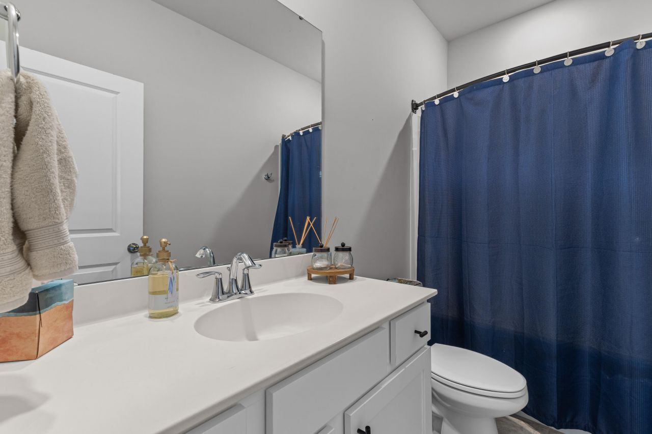 202 Honey Horn Drive Photo 15