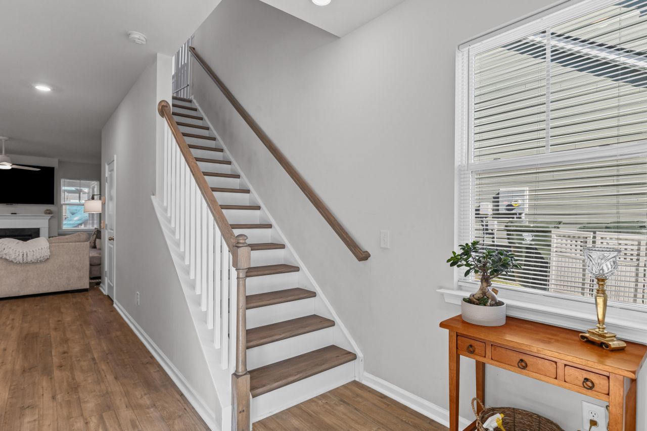 202 Honey Horn Drive Photo 16