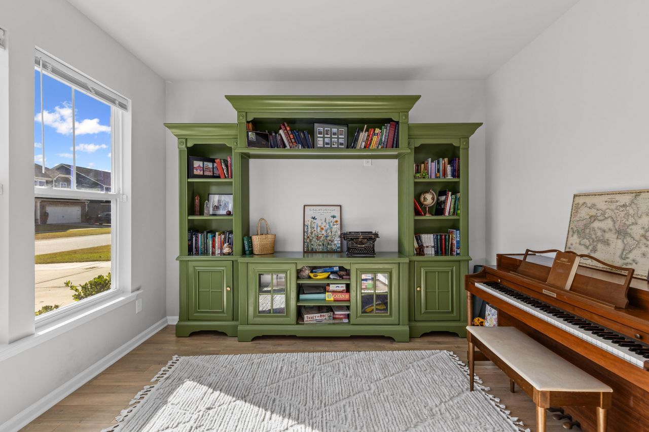 202 Honey Horn Drive Photo 4