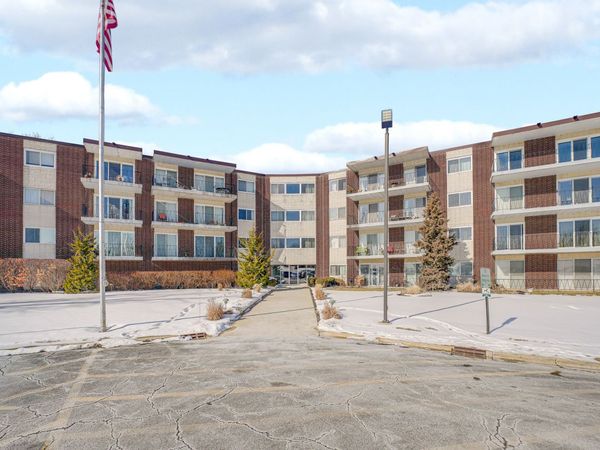 Unit 8A, Downers Grove, IL 60515