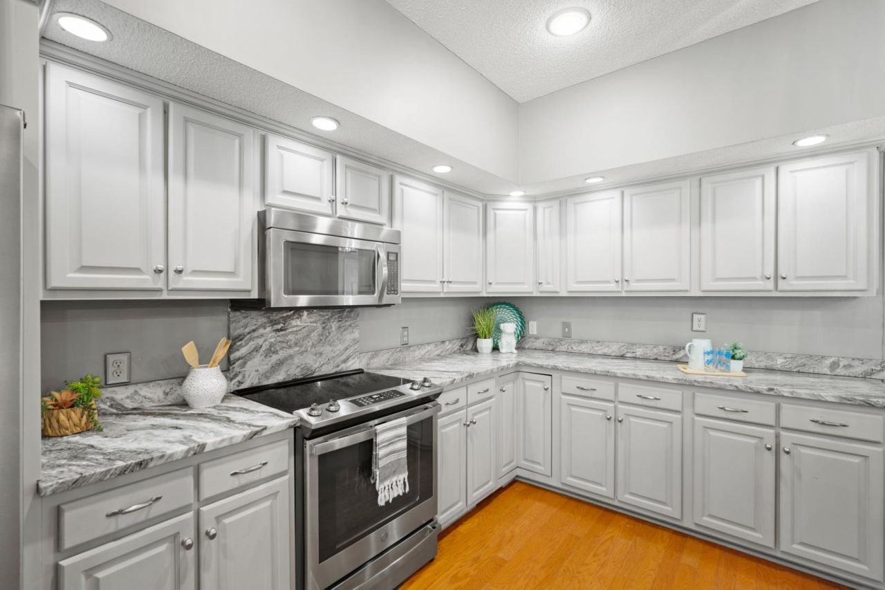 448 Santee Drive Photo 9