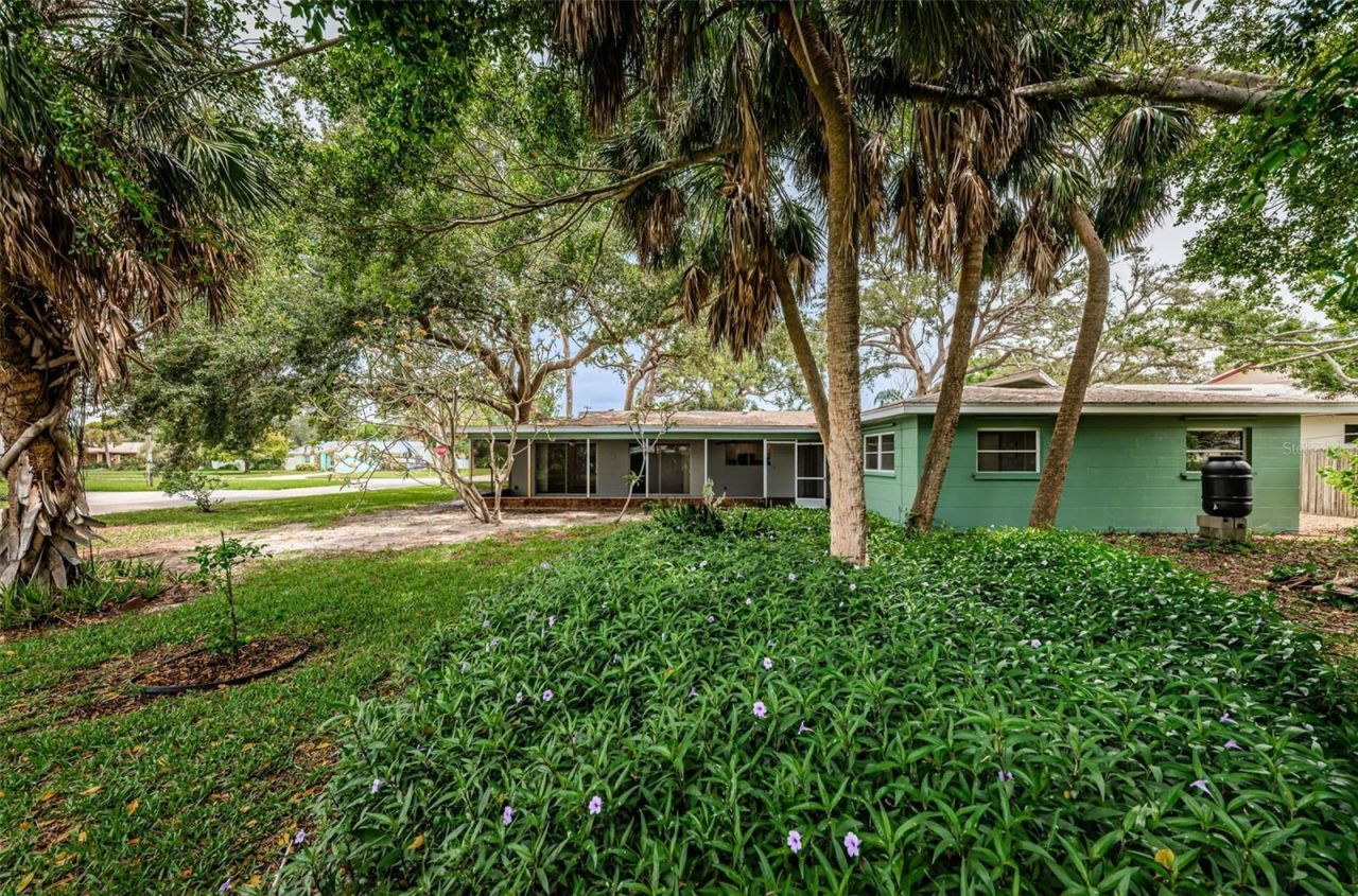 152 58th Avenue S, Saint Petersburg, FL 33705 Photo