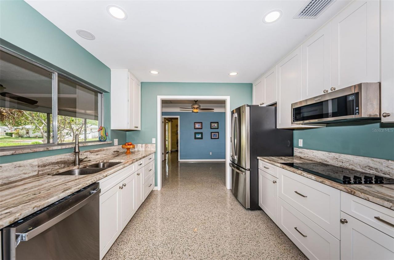 152 58th Avenue S, Saint Petersburg, FL 33705 Photo