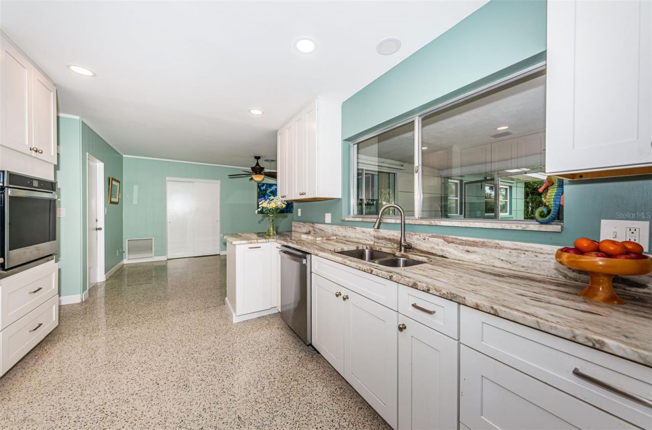 152 58th Avenue S, Saint Petersburg, FL 33705 Photo