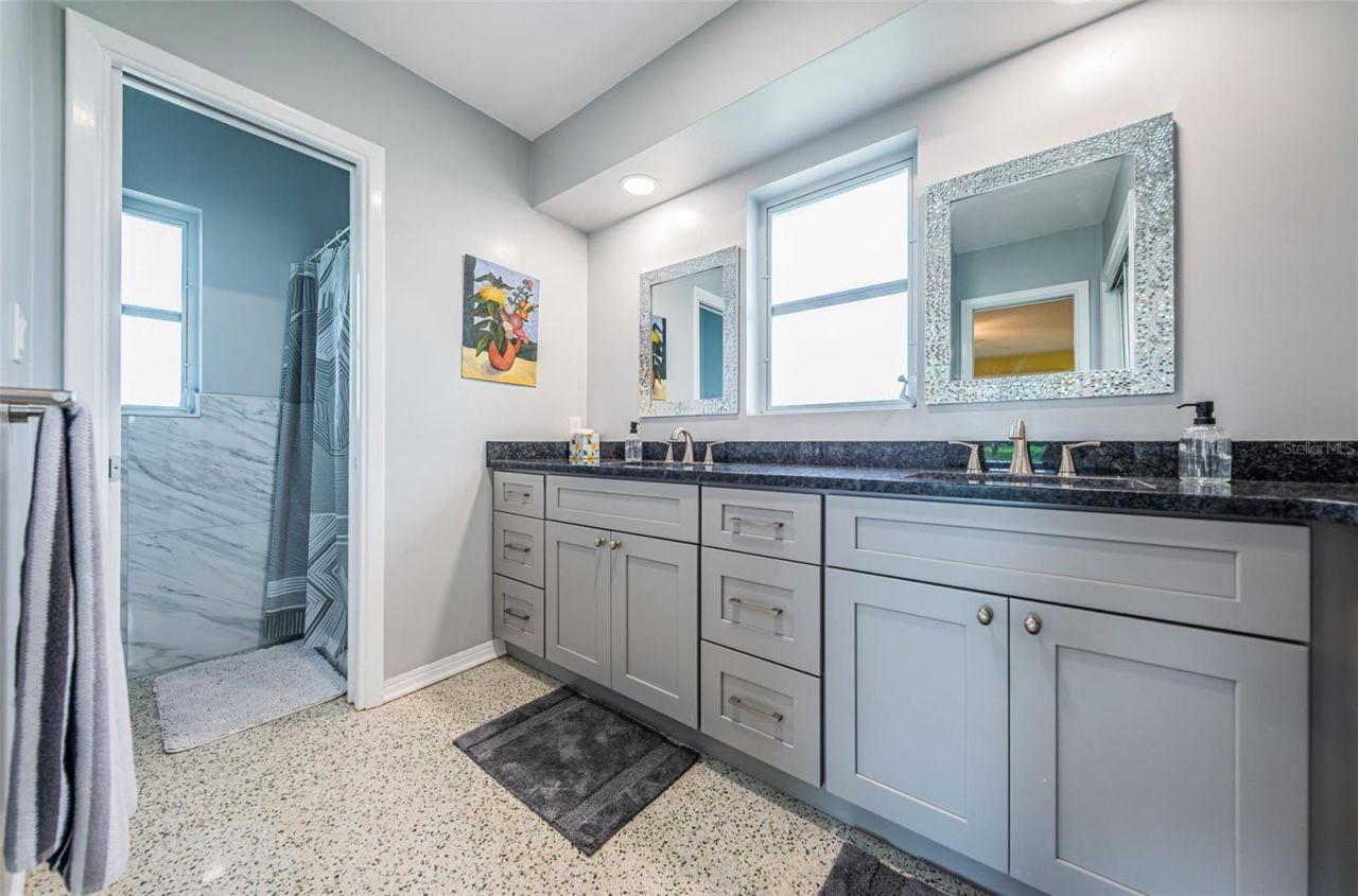 152 58th Avenue S, Saint Petersburg, FL 33705 Photo