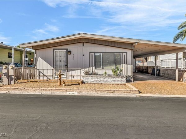 4587 Royal Ridge Lane, Las Vegas, NV 89103