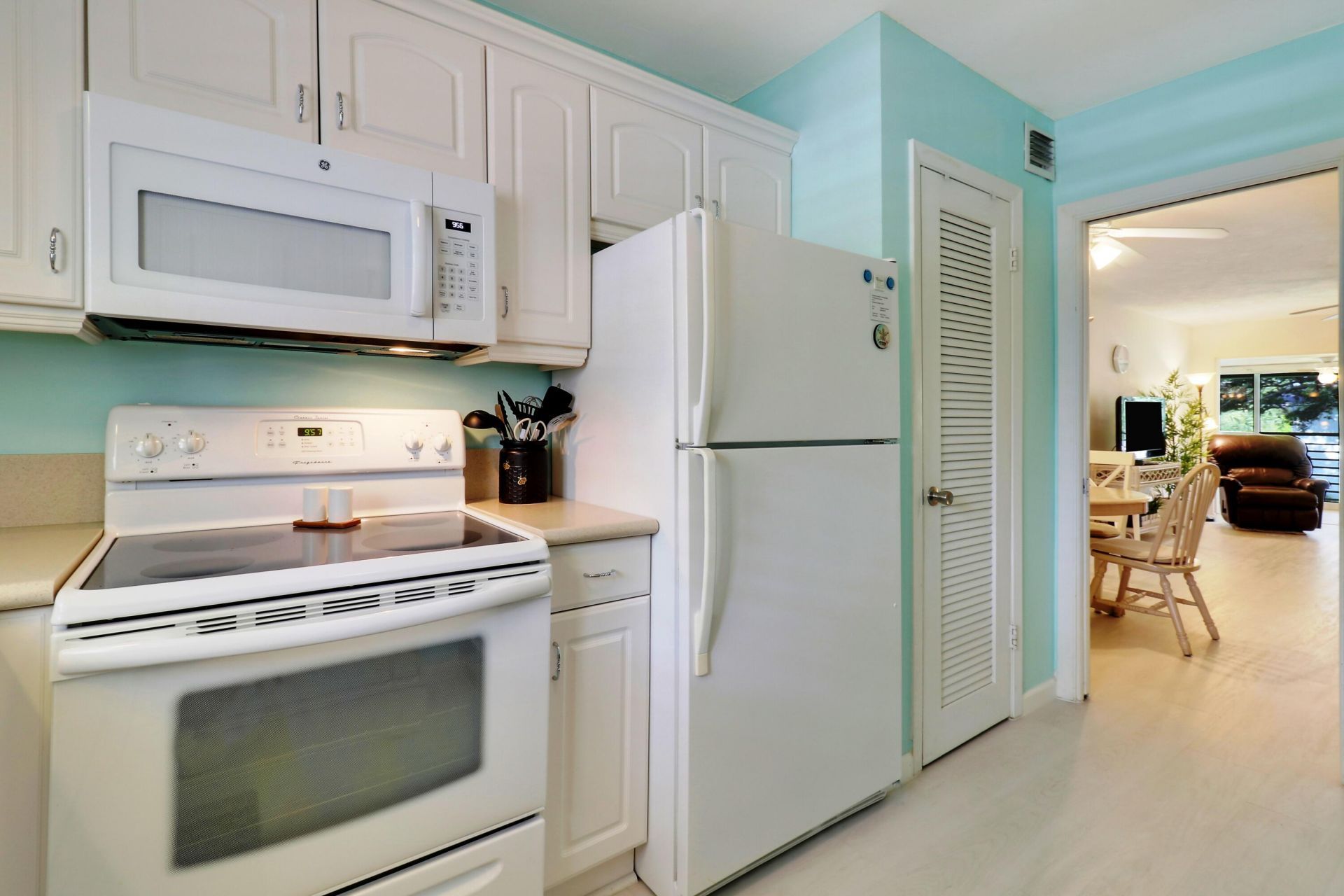 2 Westwood Avenue, Unit 207g, Tequesta, FL 33469 Photo