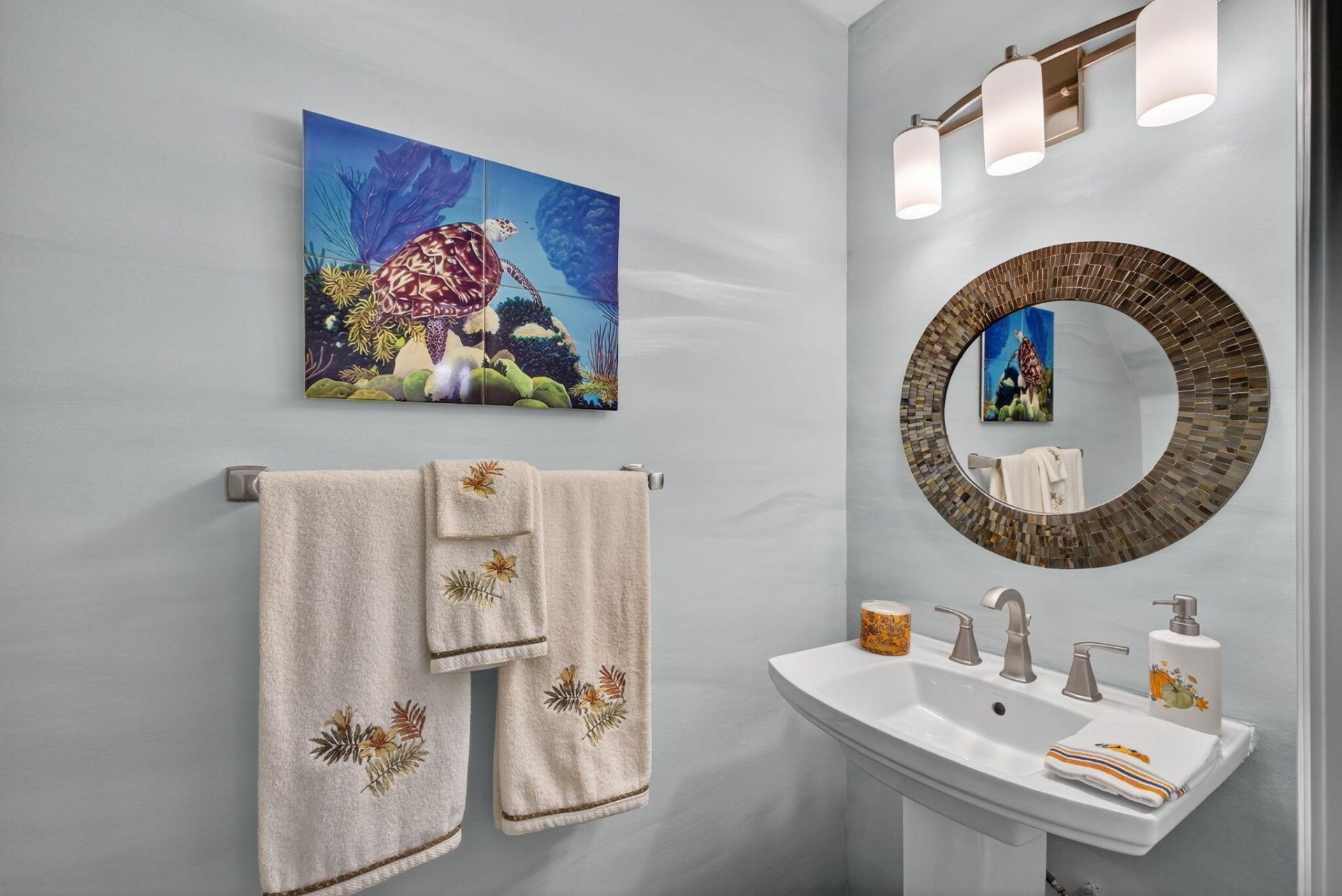 221 Canterbury Drive W, Palm Beach Gardens, FL 33418 Photo