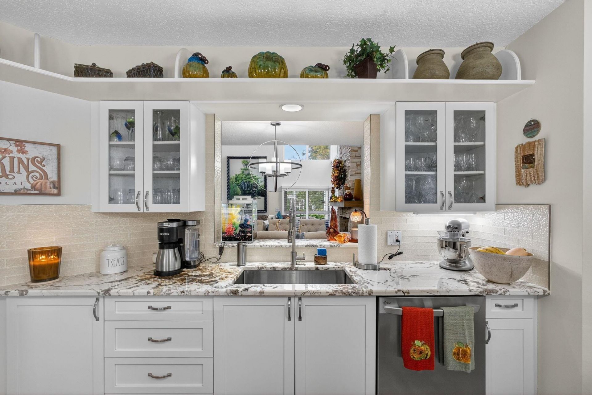 221 Canterbury Drive W, Palm Beach Gardens, FL 33418 Photo