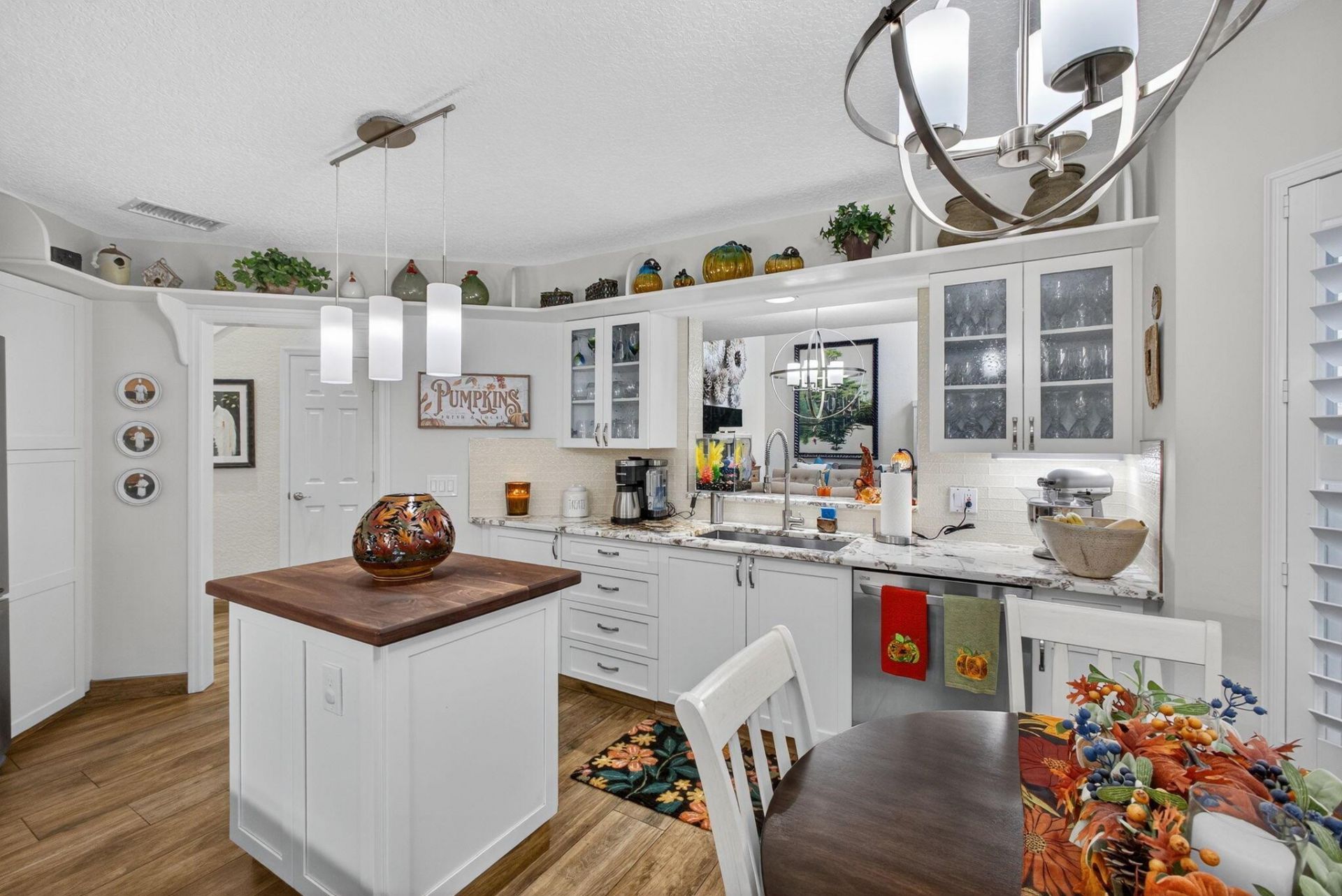 221 Canterbury Drive W, Palm Beach Gardens, FL 33418 Photo