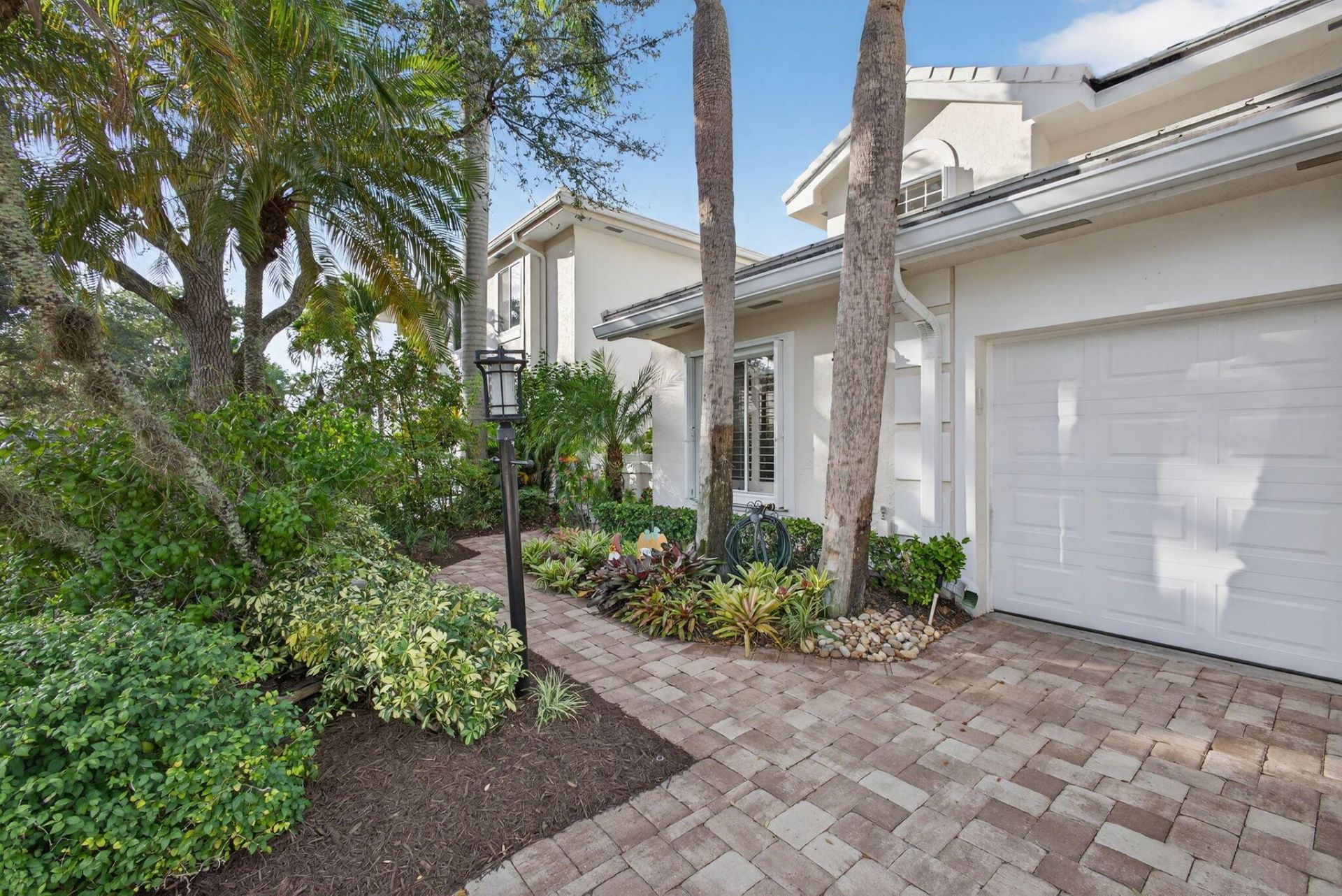 221 Canterbury Drive W, Palm Beach Gardens, FL 33418 Photo
