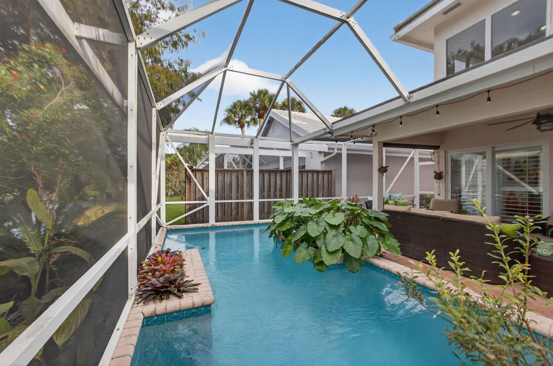 221 Canterbury Drive W, Palm Beach Gardens, FL 33418 Photo