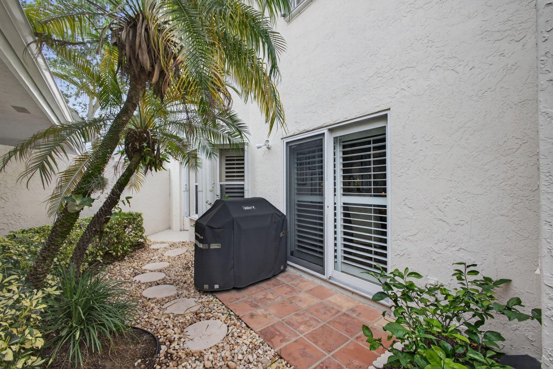 221 Canterbury Drive W, Palm Beach Gardens, FL 33418 Photo