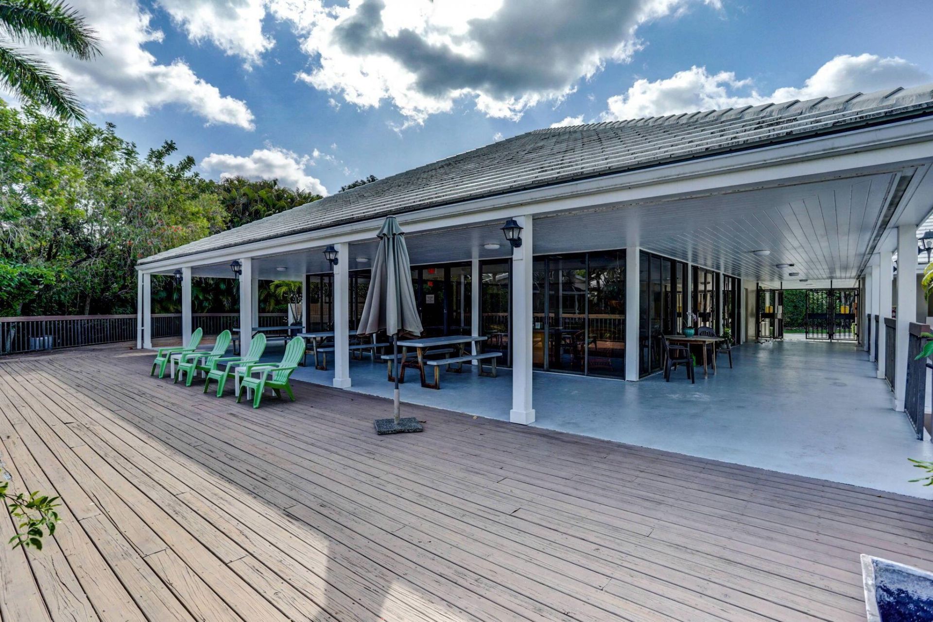 221 Canterbury Drive W, Palm Beach Gardens, FL 33418 Photo