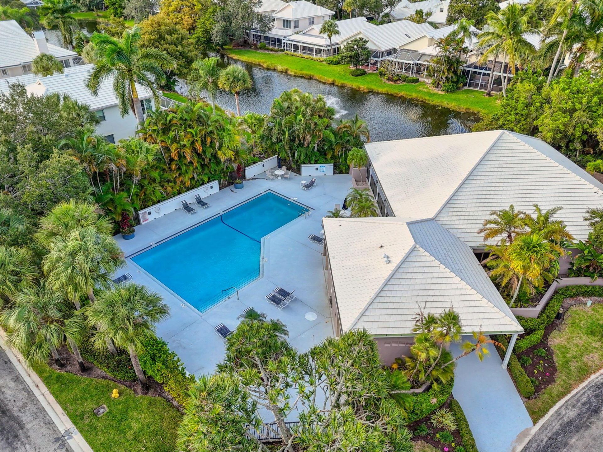 221 Canterbury Drive W, Palm Beach Gardens, FL 33418 Photo