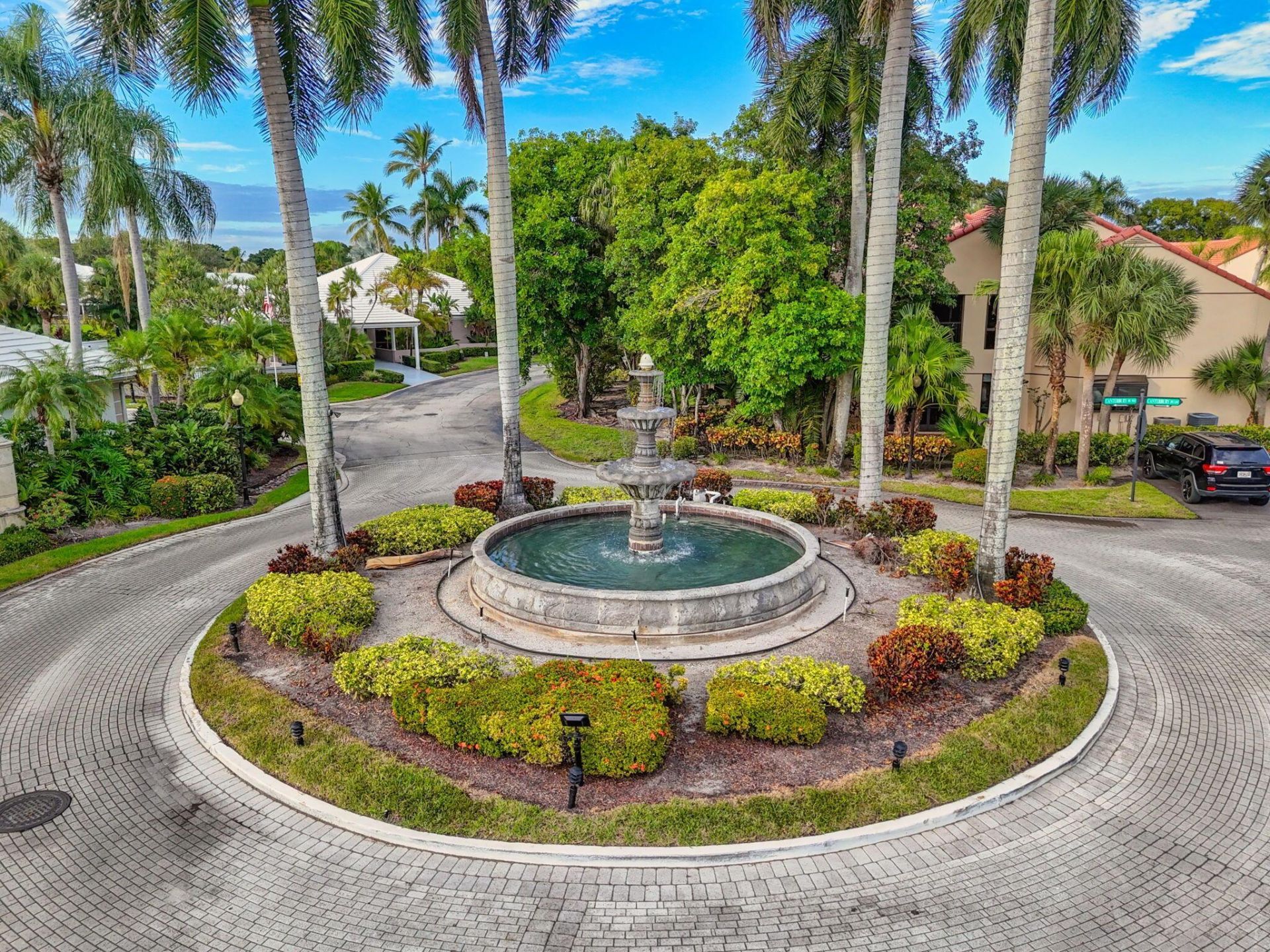 221 Canterbury Drive W, Palm Beach Gardens, FL 33418 Photo