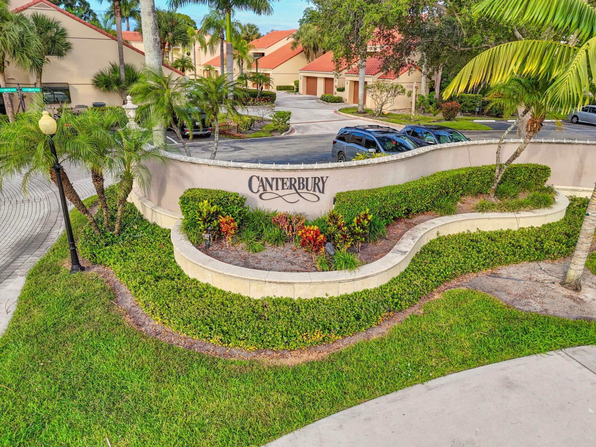 221 Canterbury Drive W, Palm Beach Gardens, FL 33418 Photo