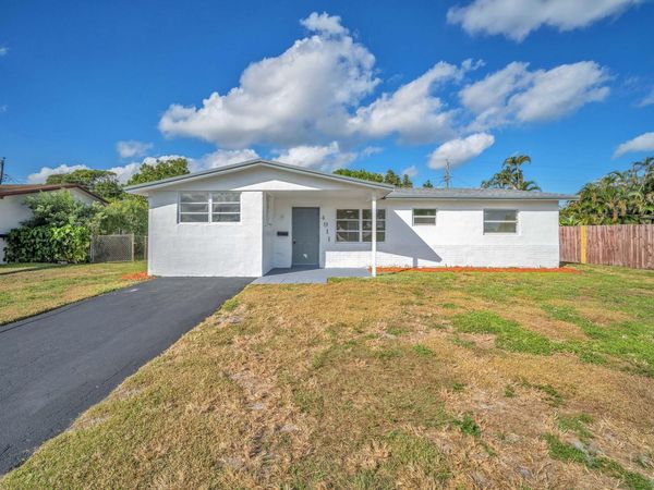 4911 NW 16th Street, Lauderhill, FL 33313