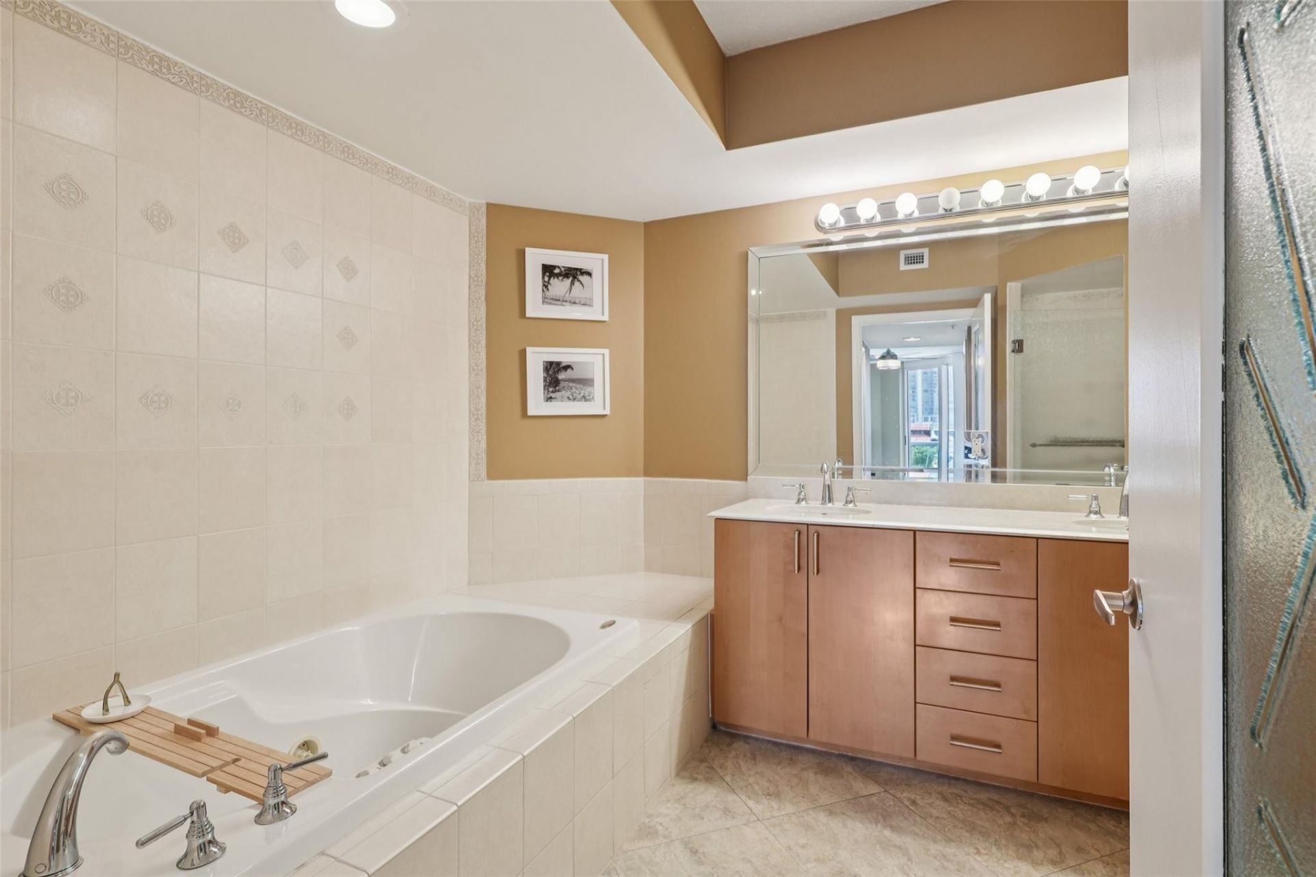 401 SW 4th Avenue, Unit 301, Fort Lauderdale, FL 33315 Photo