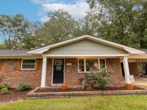 711 Cypress Rd, Starkville, MS 39759