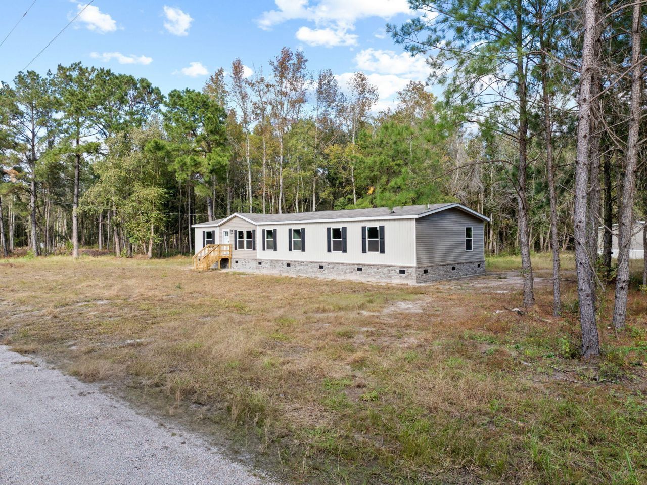 526 Limestone Road Photo 2