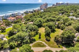 103 Club Dr. photo 4