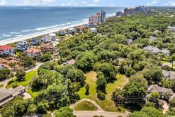 103 Club Dr. photo 4