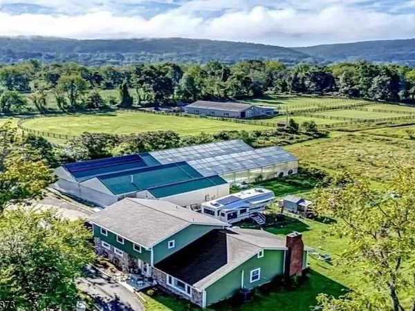 70 Mackenzie Rd, Lebanon, NJ 08827