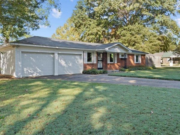 559 CHALMERS ROAD DR, Memphis, TN 38120