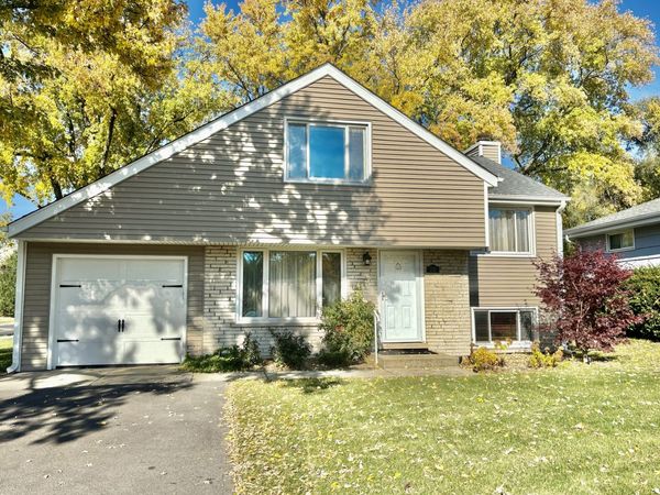 758 Maple Avenue, Lisle, IL 60532