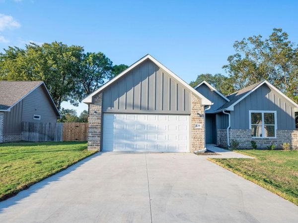 129 Callie ST, Smithville, TX 78957