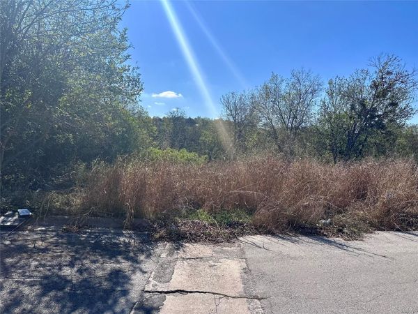 501 W Rio Grande ST, Taylor, TX 76574