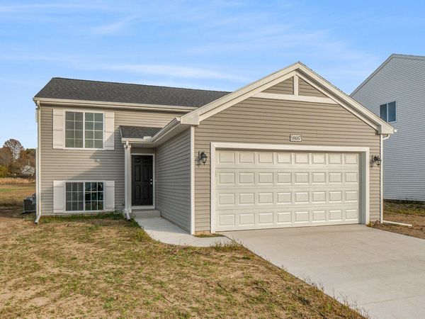 58586 Swenson Street, Mattawan, MI 49071