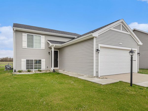 58586 Swenson Street, Mattawan, MI 49071