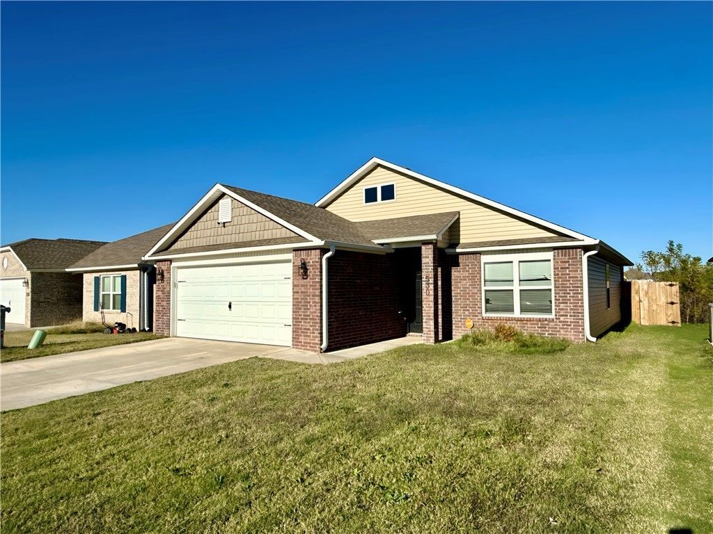 530 Woodcreek Loop, Lowell, AR 72745 Main Photo