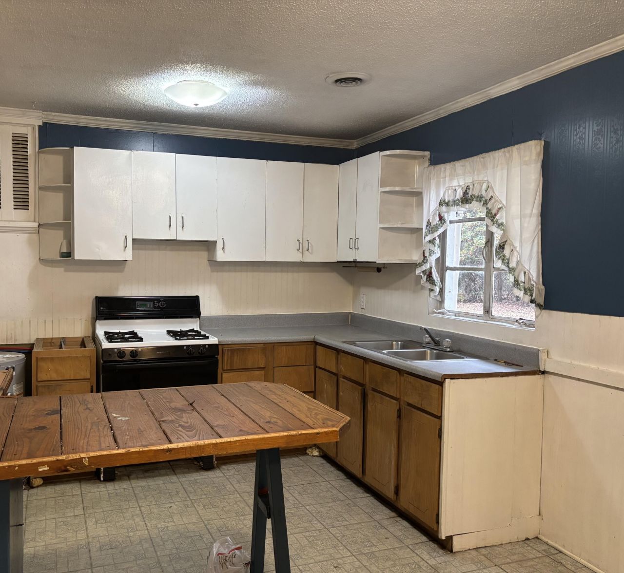 4591 Cameron Road Photo 5