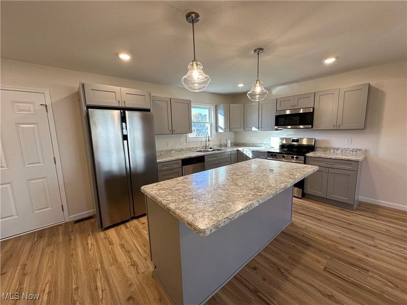 42 E Wilson Street, Struthers, OH 44471 Photo 10