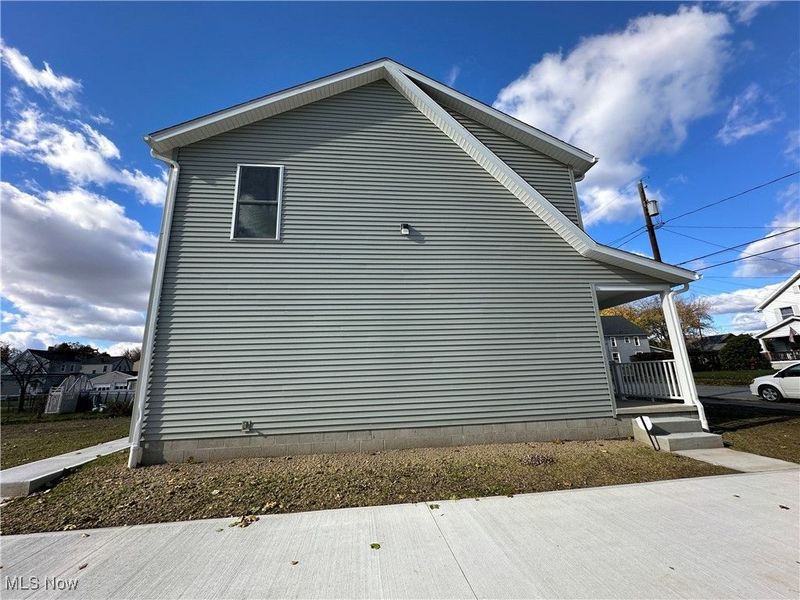 42 E Wilson Street, Struthers, OH 44471 Photo 2