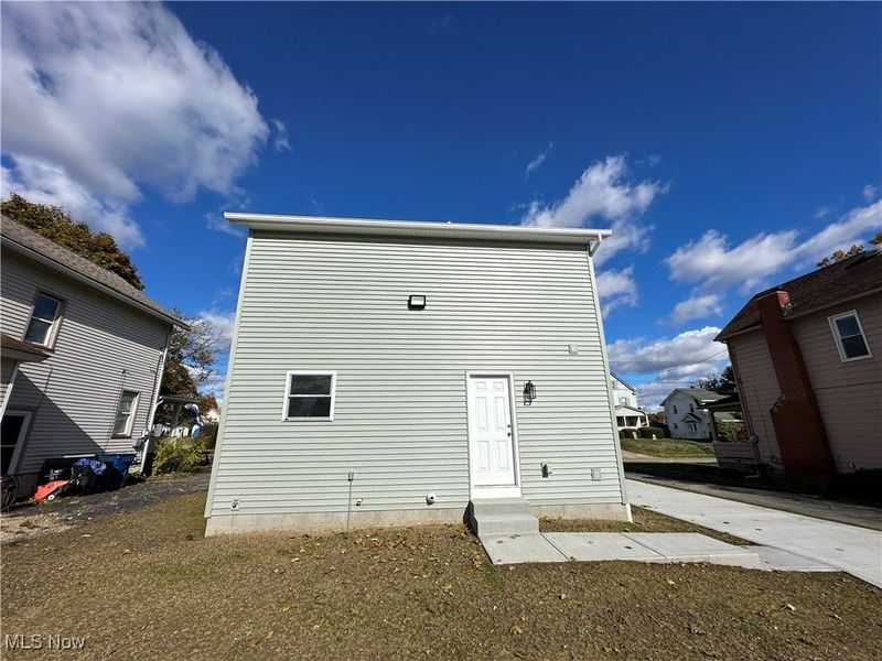 42 E Wilson Street, Struthers, OH 44471 Photo 4