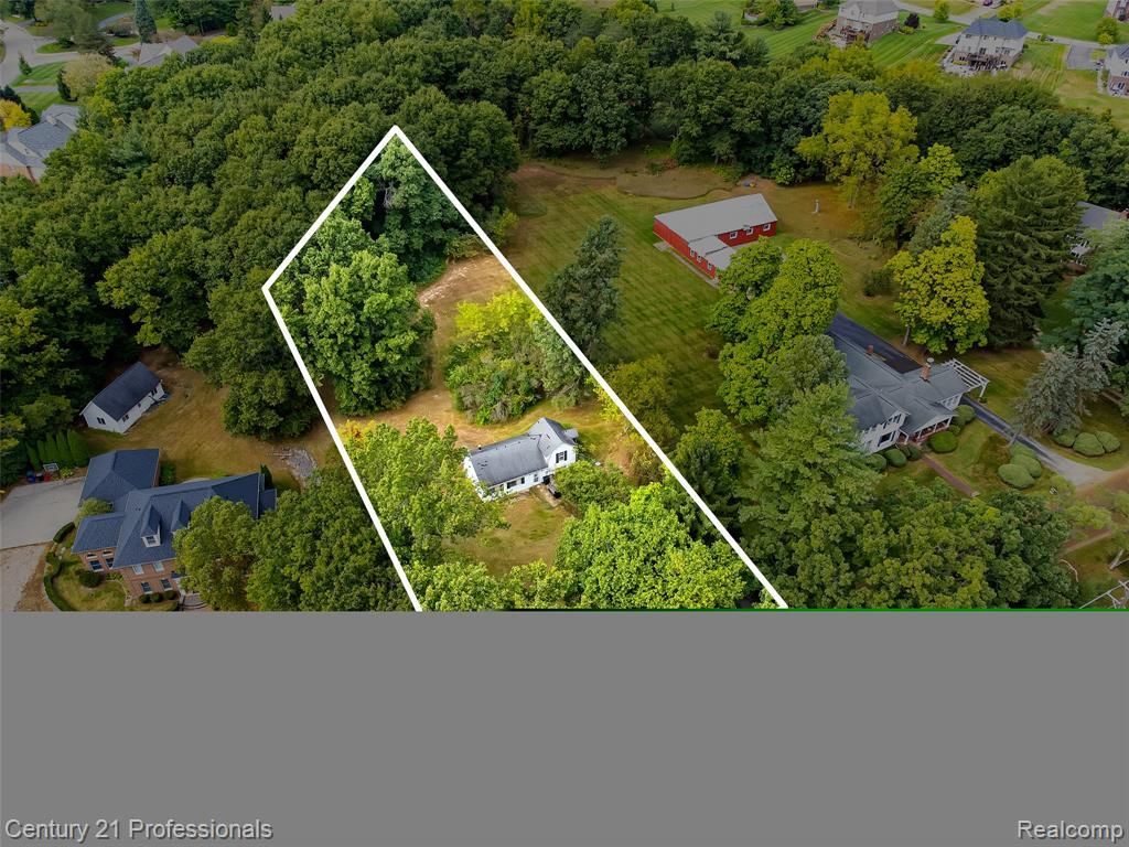 8041 Bridge Lake Road, Springfield Township, MI 48348 Main Photo