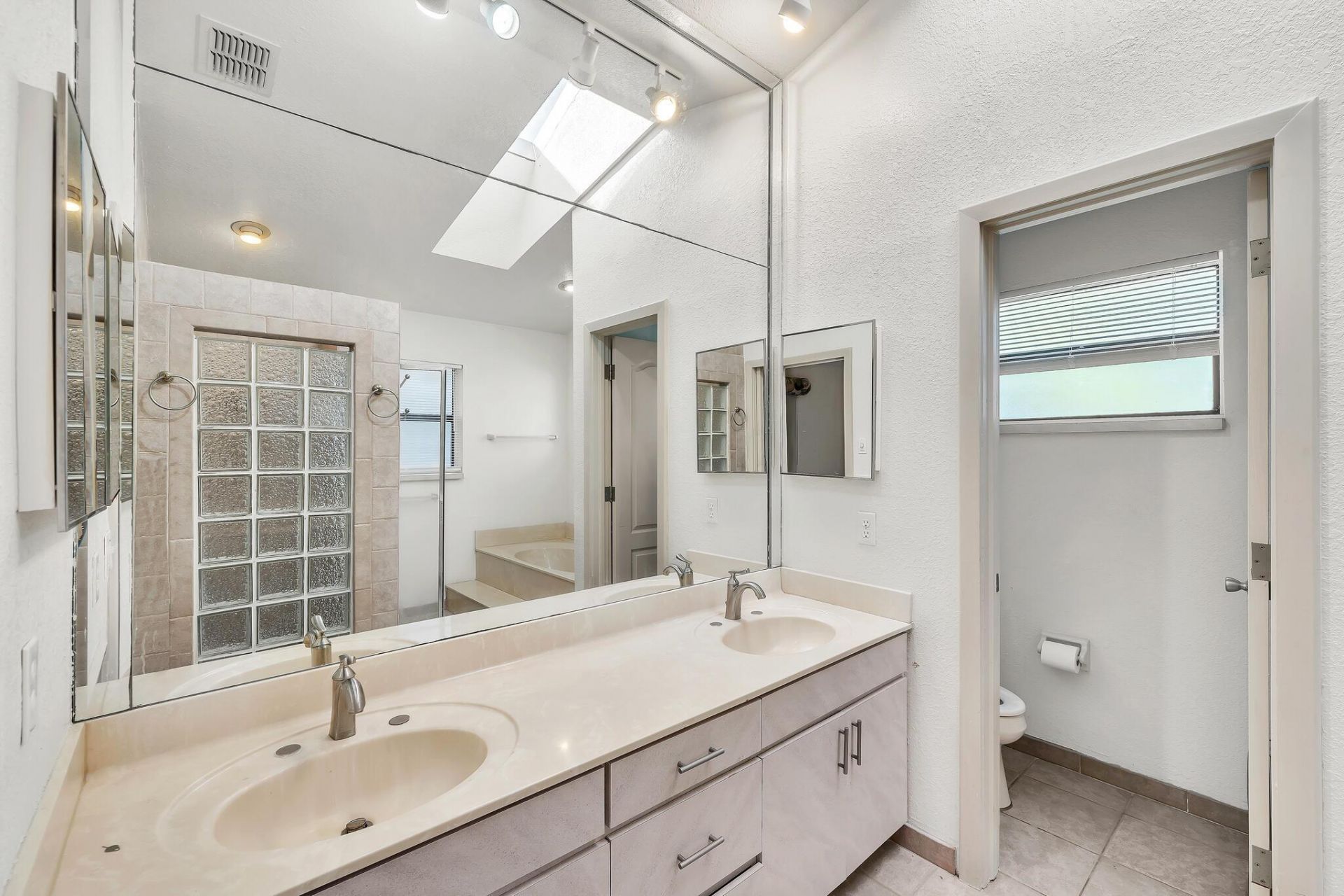 4377 NW 88th Terrace, Coral Springs, FL 33065 Photo