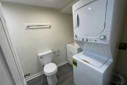 1916 Baxter Street photo 4